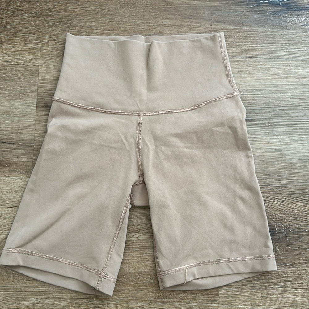 Aritzia TNA shorts